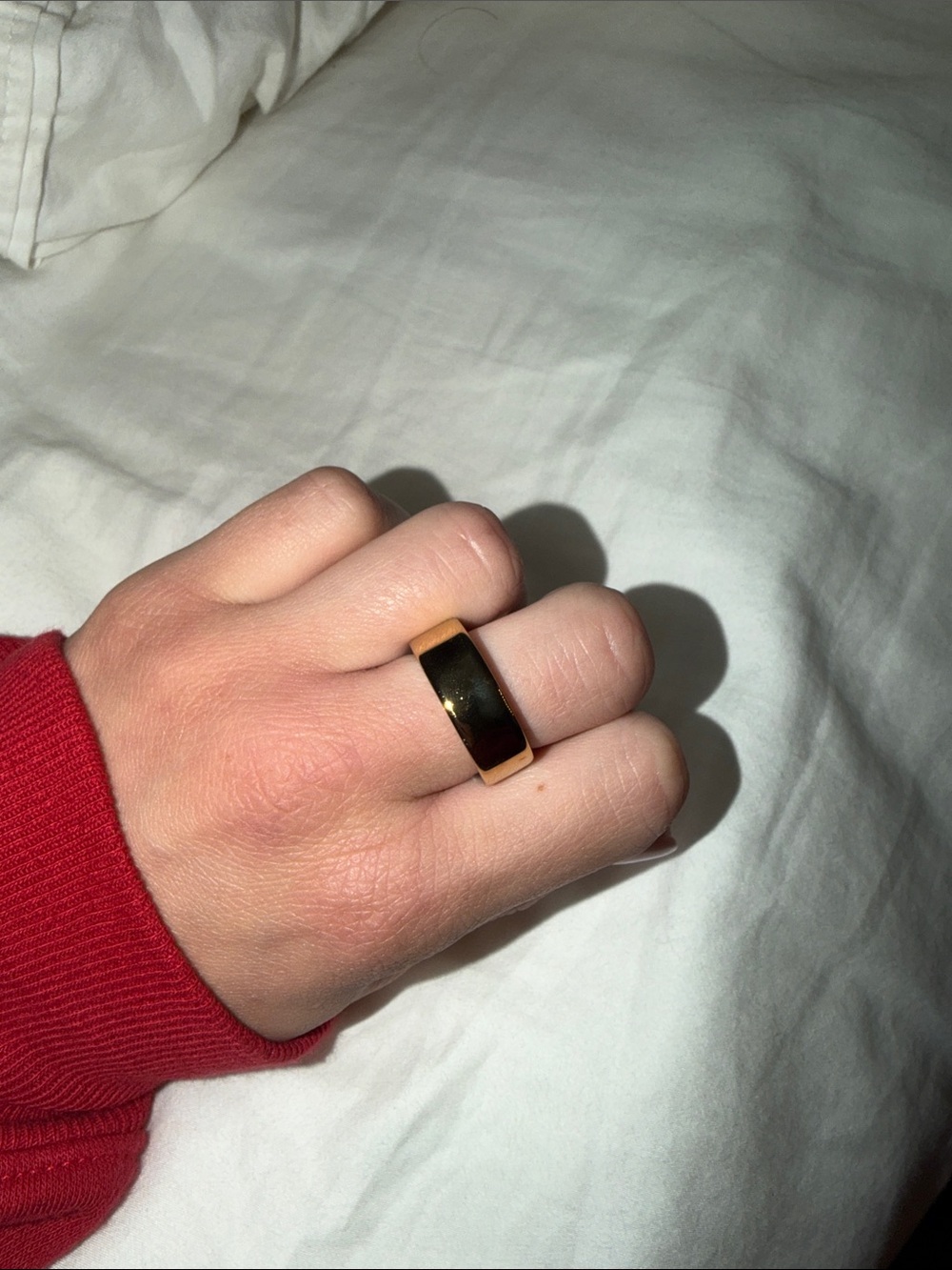Oura ring 4 (2 months old)  size 8
